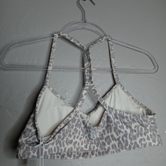 Johnny Was Calme Cross Back Leopard Sports Bra - Picture 6 of 6